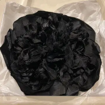 FOXEY 코사지 블랙