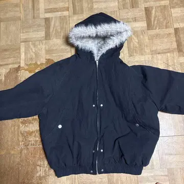 퍼 달린 짧은 기장 자켓