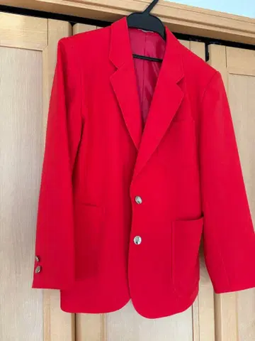 빨간색 테일러드 자켓 실버 버튼