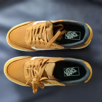 VANS 오렌지 스니커즈