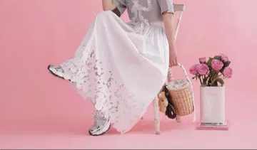 MAISON MARBLE Victoria Lace Skirt