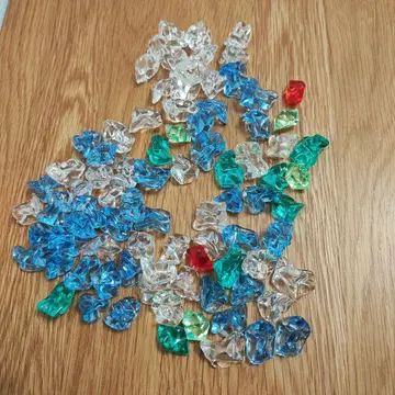 컬러풀한 플라스틱 보석 세트 장식돌