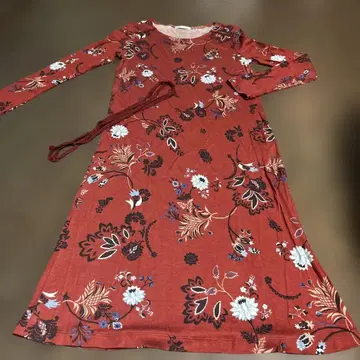 스포티 플라워 패턴 긴팔 티셔츠 원피스