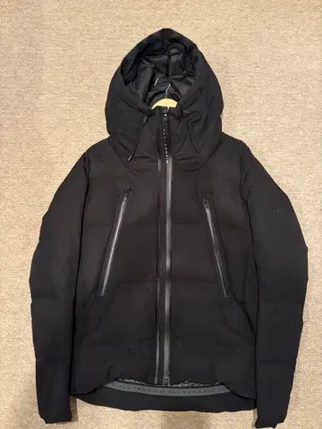 데상트 올테라인 마운테니어 L 블랙