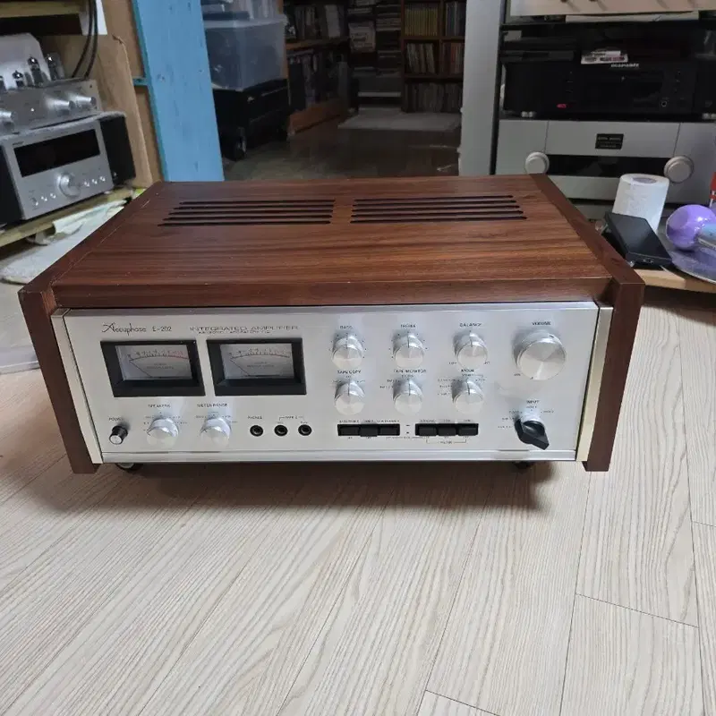 아큐페이즈 E-202 인티앰프 Accuphase