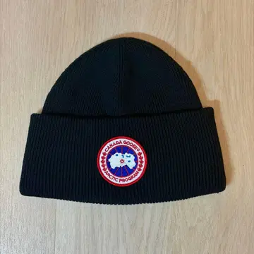 Canada Goose 블랙 니트 모자 비니