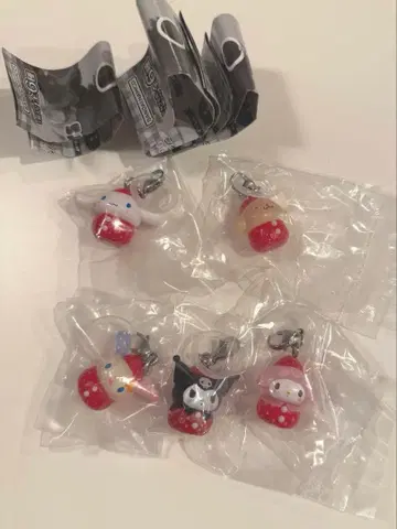 산리오 캐릭터즈 딸기 메지루시 액세서리 1