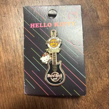 헬로키티 핀 배지