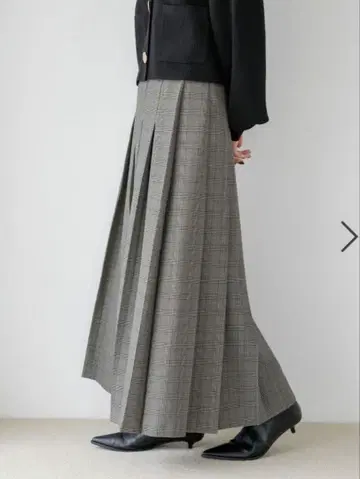 LOWRYSFARM 라나테크 플리츠 롱 스커트