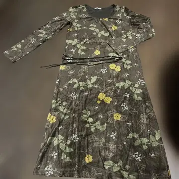 스포티프 꽃무늬 다크 브라운 긴팔 원피스