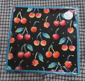 [ 새상품 ] 러브리 페이러 체리 도트 손수건 완판템