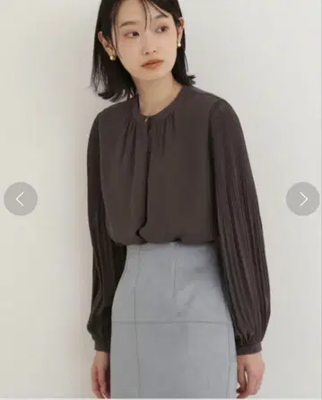 NATURAL BEAUTY BASIC 양류 플리츠 블라우스