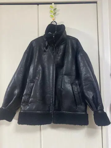 가죽 보아 옷깃 무스탕 코트 FREE 블랙