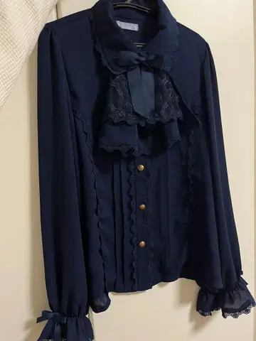 axes femme 블라우스 네이비 컬러