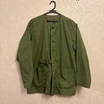 남성용 올리브 노카라 자켓 벨트 포함