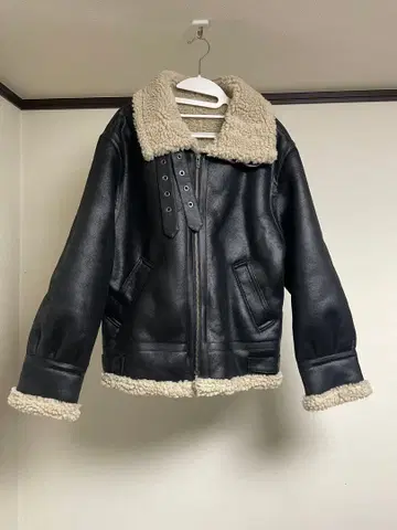 페이크 무스탕 볼륨 블루종 블랙