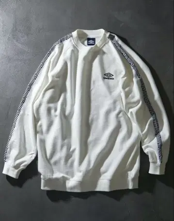 umbro&freak's store 별주 Line logo sweat