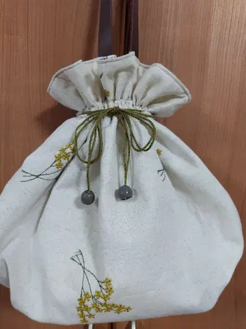 꽃무늬 자수 끈 포함 복조리 손잡이 인조 가죽