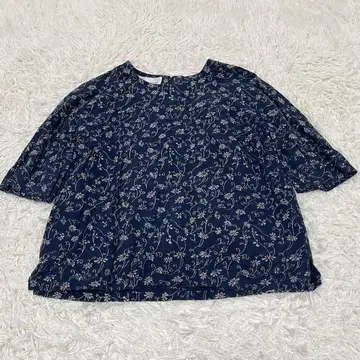 사카토쿄코 실크 코튼 꽃무늬 칠부 소매 네이비