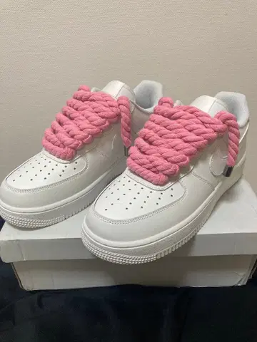 에어포스 1 화이트 핑크 신발끈