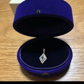 아오야마 한정판 목걸이 참