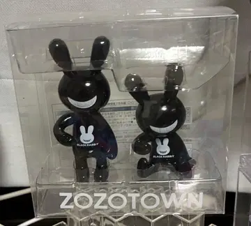 ZOZOTOWN 블랙 토끼 2체 세트
