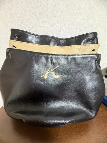 Kitamura (키타무라) 블랙 가죽 백