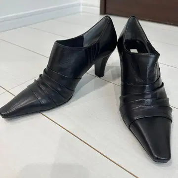 Pitti 피티 블랙 스틸레토 부티 22.5cm