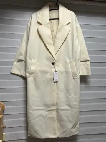 노스탤지어 아이보리 오버 사이즈 롱 코트