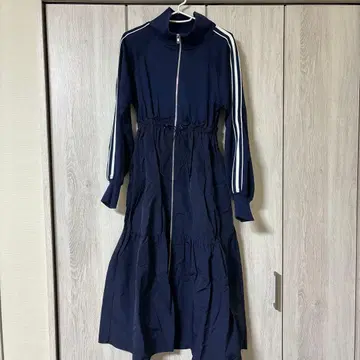 LOWRYSFARM 트랙 도킹 원피스