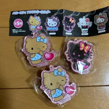 헬로키티 아크릴 키링 3개 세트