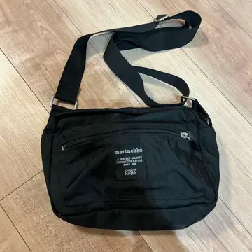 marimekko 블랙 숄더백
