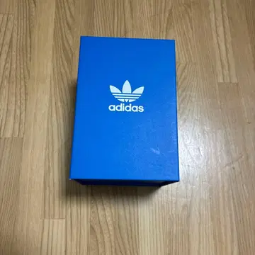 adidas 손목시계 3 스트라이프 디자인