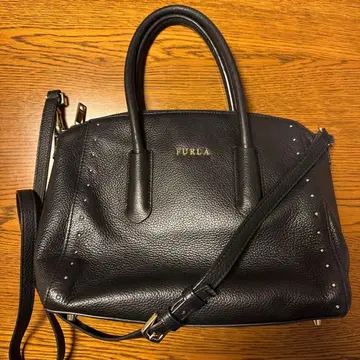 FURLA 블랙 핸드백 천연 가죽