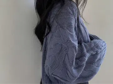 137 V넥 케이블 니트 스웨터 블루