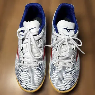 미즈노 풋살화 화이트/블루/레드 22.0