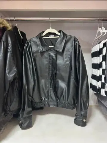 블랙 가죽 자켓