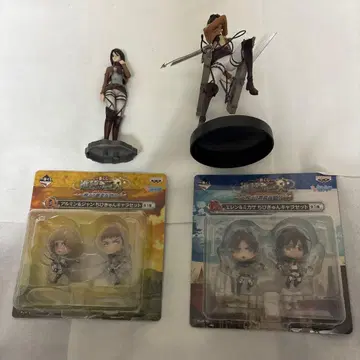 진격의 거인 엘렌 미카사 피규어 세트