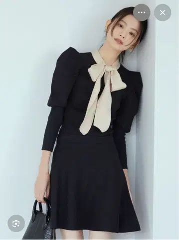 LILY BROWN (릴리 브라운) 보타이 리본 니트 원피스