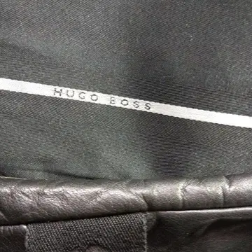 HUGO BOSS 블랙 가죽 비즈니스 백