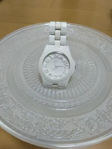 화이트 라운드 페이스 시계