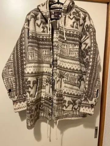 REY WEAR 기하학 패턴 후드 부착 자켓