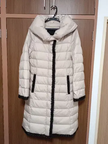 투 비 시크 다운 코트 42 사이즈