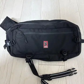 CHROME 블랙 메신저 백