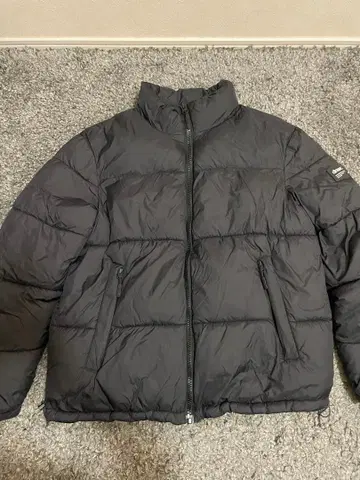 ZARA 블랙 다운 자켓 M 사이즈