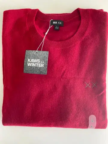 KAWS XX 윈터 레드 L 사이즈 스웨터