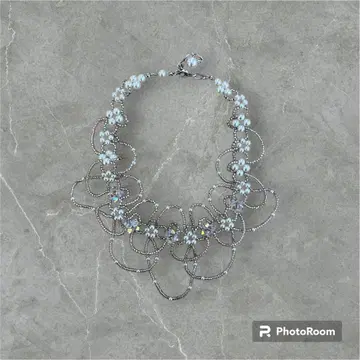 화이트 오로라 비즈 초커