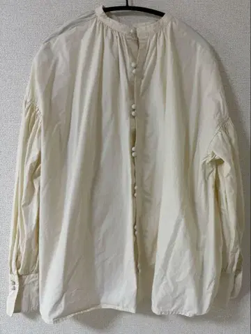 Eaphi back button gather blouse ivory
