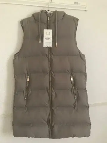 ZARA 후드 부착 다운 베스트 M
