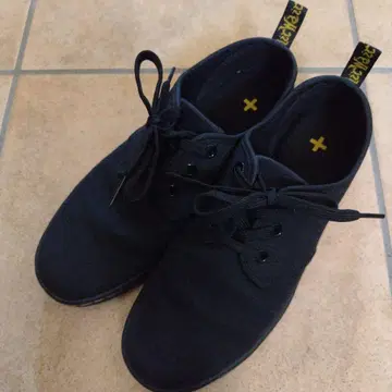 닥터마틴 스니커즈 SOHO UK5